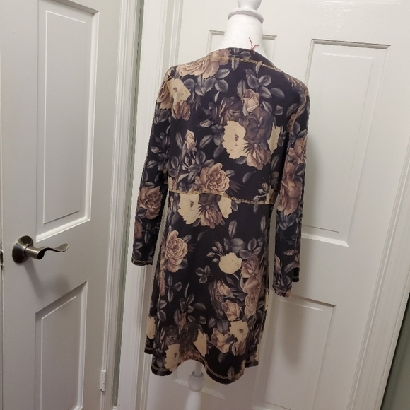 EUC Solitaire Faux Suede Type Feel Floral Print Duster Size Medium, Classic - Picture 2 of 10